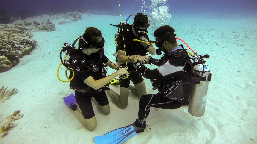 sharing air under water